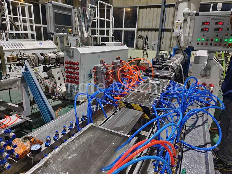 PE/PP Plastic Lumber Extrusion Line