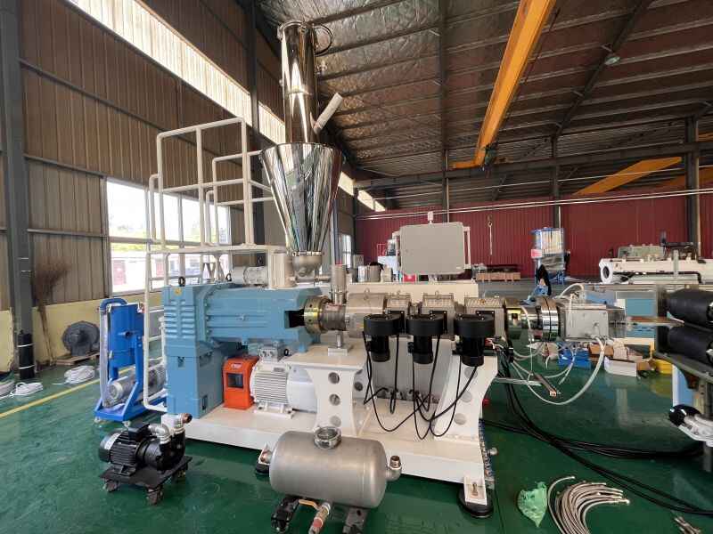 Why yongte equip concial twin screw extruder for making WPC profiles?